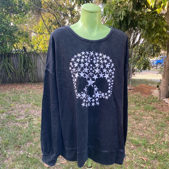Fantastic Fawn Distressed Skull Print Sweatshirt Women’s oversized Size L - Picture 3 of 12